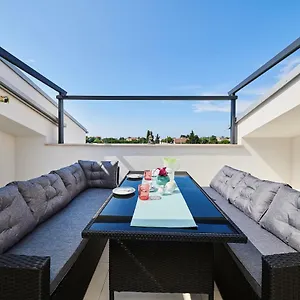 https://apartment-sommer.in-istria.net